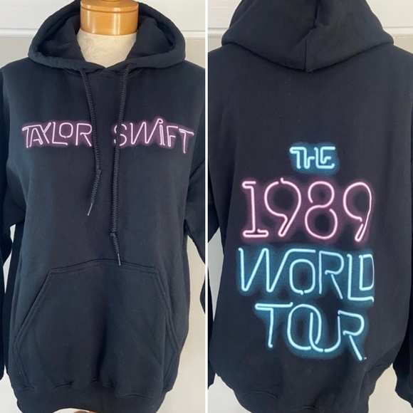 Taylor Swift Official 1989 World Tour Concert Sweatshirt Hoodie Size Medium - Picture 1 of 7
